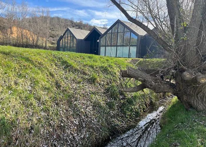 At La Era De Cerezales del Condado